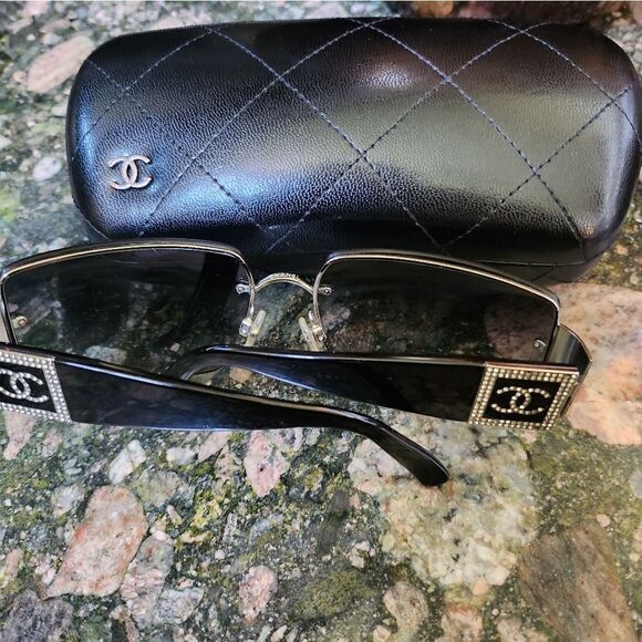 Chanel Authentic Sunglasses with Swarovski Crystal CC Logo Accent - Picture 4 of 12